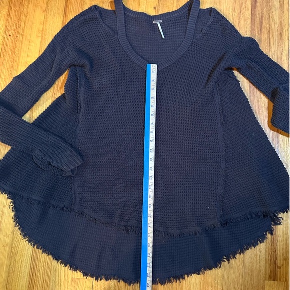 Free People Moonshine Sweater Size S Blue Cut Out Cold Shoulder Raw Edge (a3 - Picture 7 of 11